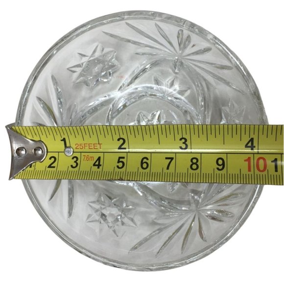 Vintage small crystal dish with petal pattern - fancy dishes - pretty small cond - Picture 6 of 7